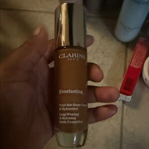 Clarins Everlasting Matte Foundation - Tan
